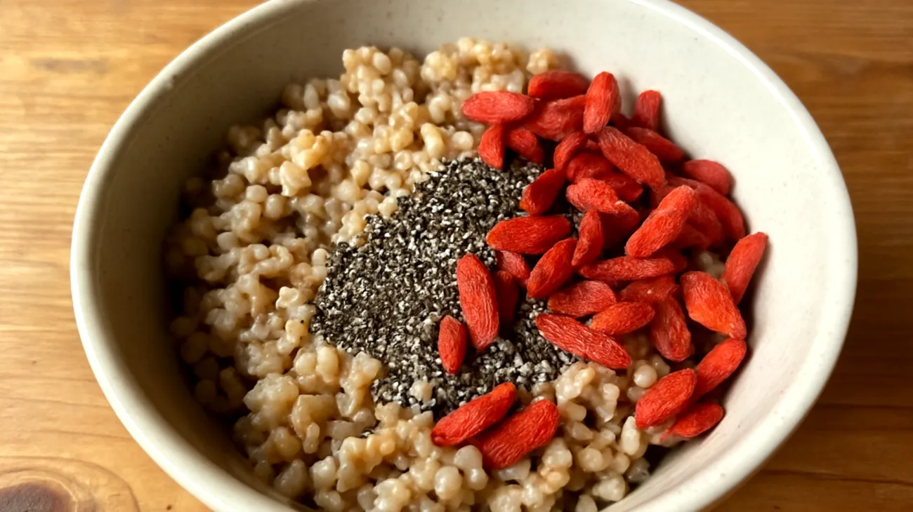 Porridge de sarrasin aux graines de chia et baies de goji"